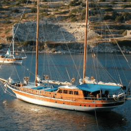 a small boat in a body of water