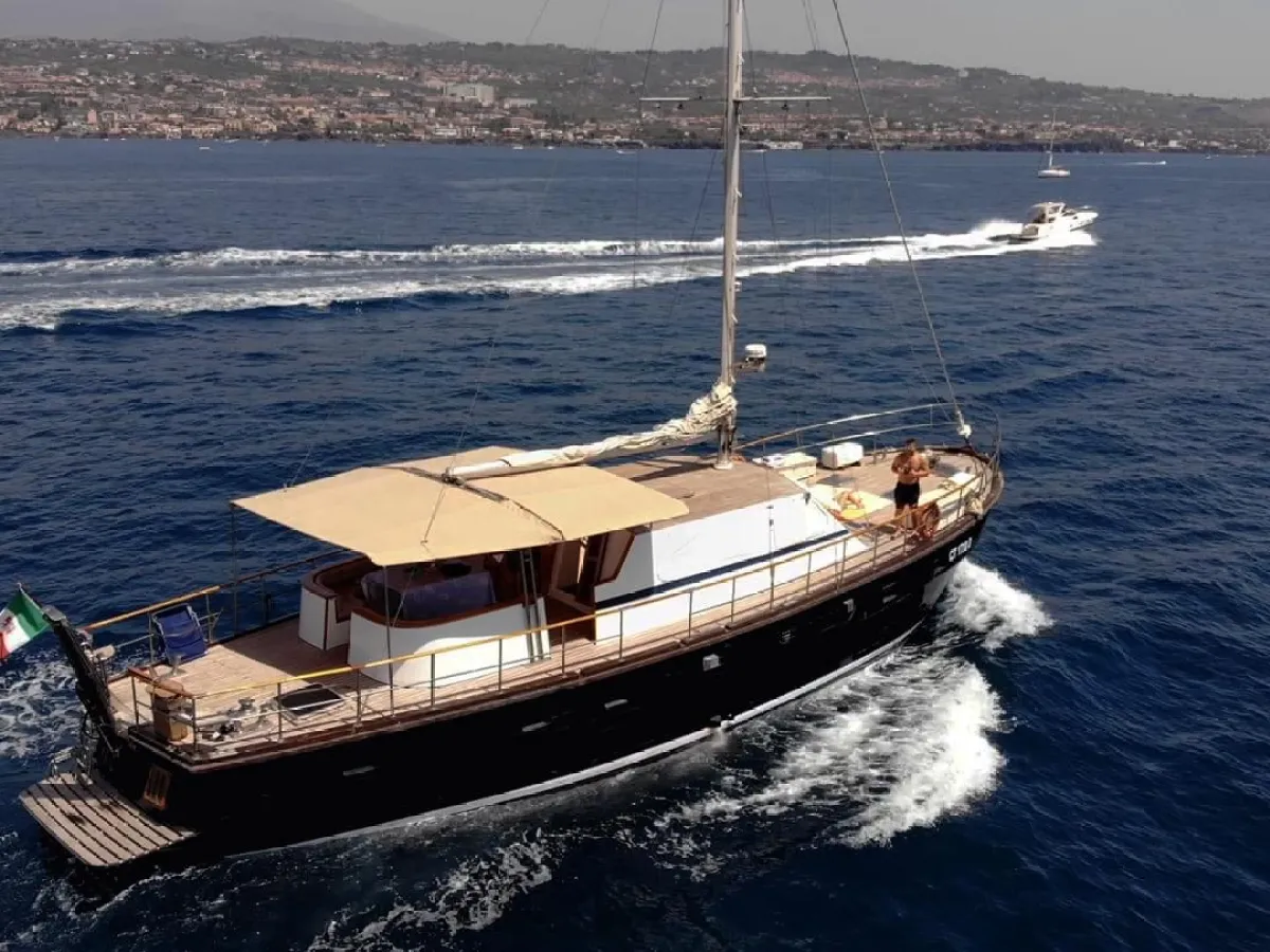 Catania Coastal Cruise to Acitrezza | Sicily Vibe