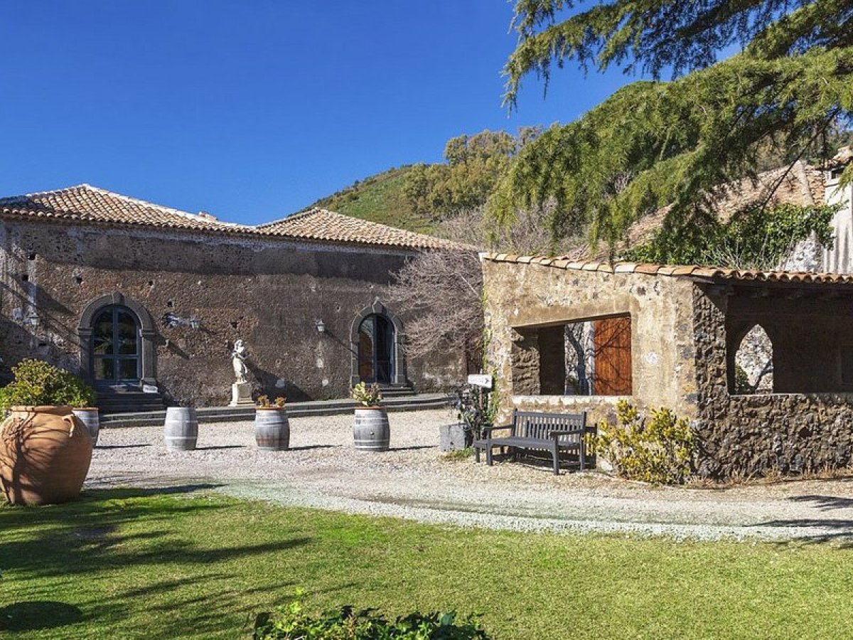 Discover Unmissable Experiences in Sicily: Tailored for Travelers from New York. Become a Member of Sicily Vibe Concierge