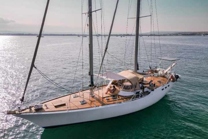 a small boat in a body of water