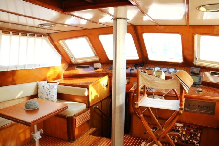 a room filled with furniture and a table